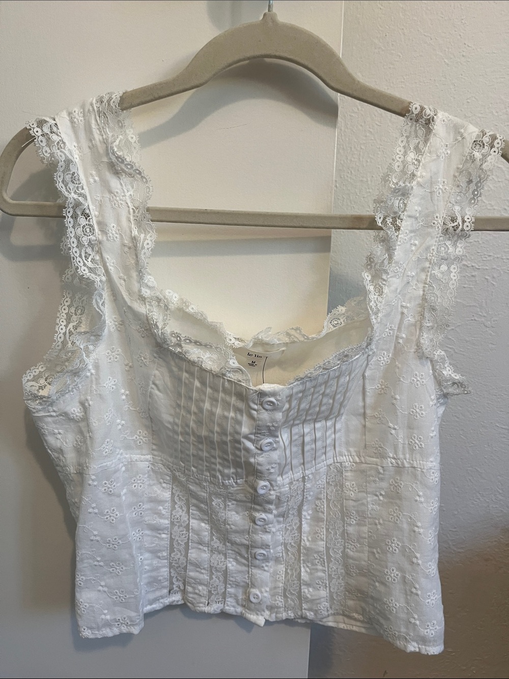 Le Lis White Lace Button-Front Camisole Top